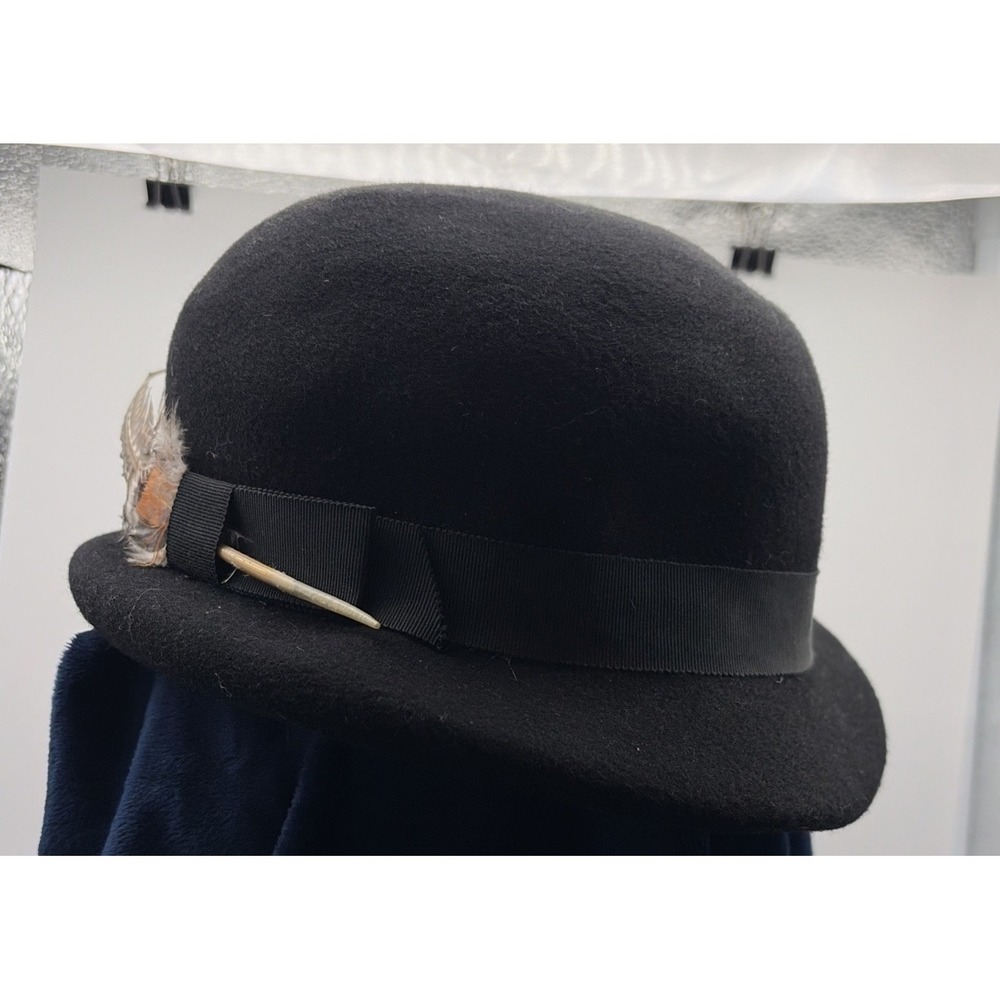Vintage Importina  Black 100% Wool/Felt Cloche Feather/ Ribbon Accent 70's USA